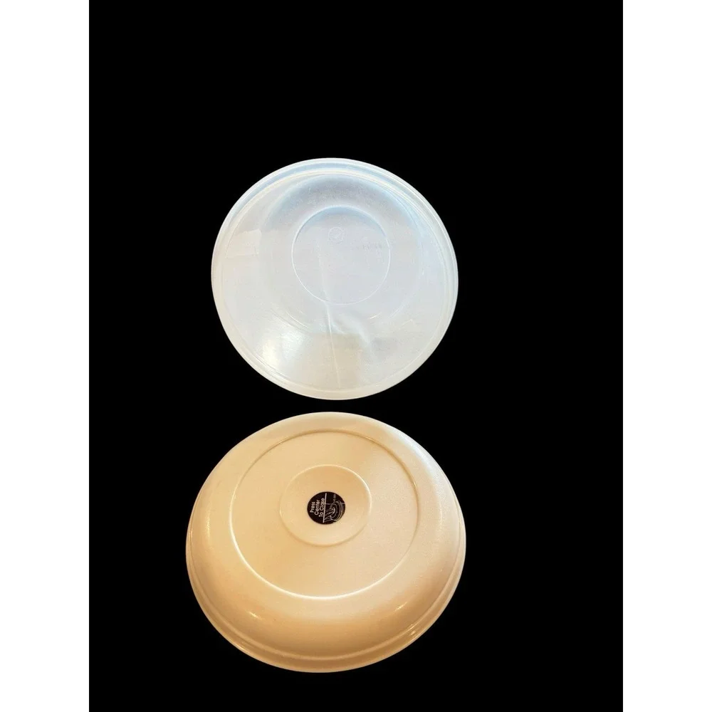 Vintage Rubbermaid Servin' Saver #4 12 Cup Container 0032 Almond Lid Round